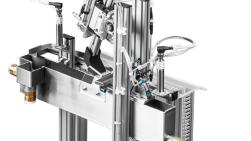 Mechanical cleaning station